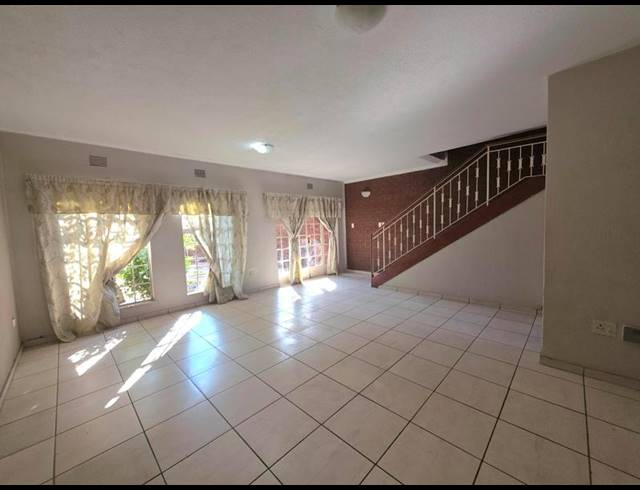 2 BEDROOM DUPLEX FOR SALE IN BOKSBURG SOUTH
